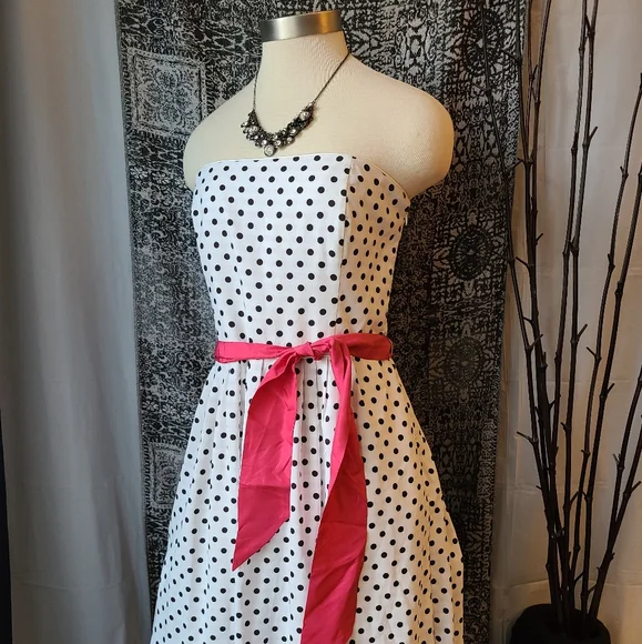 WHBM...GORGEOUS DRESS - Picture 1 of 5